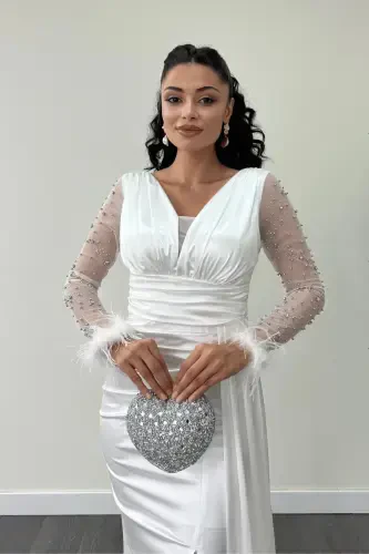 Атласное Платье Русалка с Отделкой из Бусин и Отделкой из Перьев на Рукавах - БЕЛЫЙ-БЕЛЫЙ - 3