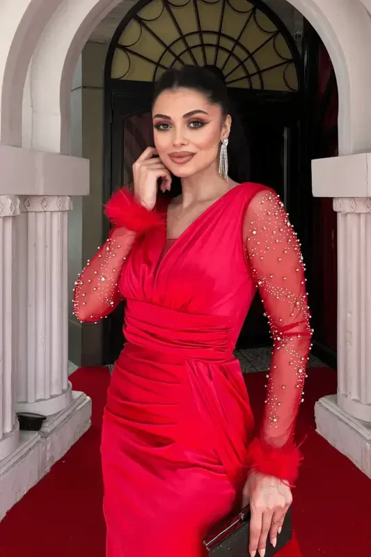 Атласное Платье Рыбка с Отделкой из Страусиных Перьев и Бусинами - КРАСНЫЙ-КРАСНЫЙ - 5