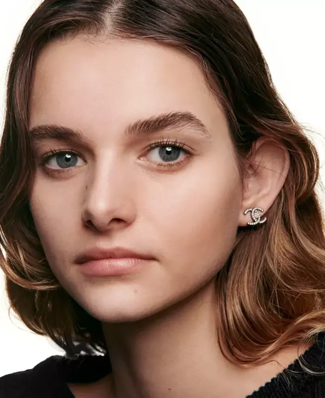 Illuminates – Moisturizes – Protects - B20 - 3