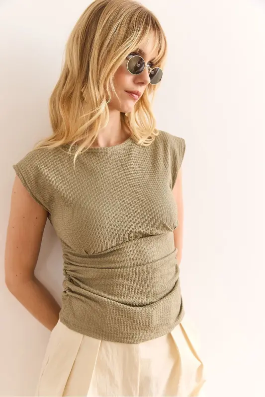 Ayol Bej Drape Detalli Crop Buruq Bluz BLZ-190 - OLALOOK