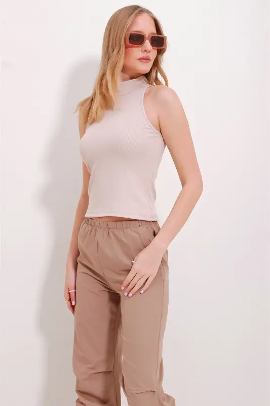 Ayol Bej Tik Yoqali Halter Yengli Kashkors Bluz ALC-X11497-BEJ - 2