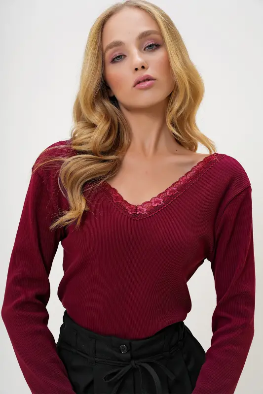 Ayol Bordo Orqa Old V Yoqali To‘rli Tafsilotli Bluz ALC-X11246-Bordo - 3