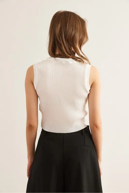 Ayol Ekru Bisklet Yoqali Qisqa Yengsiz Plise Bluza BLZ-190 - 6