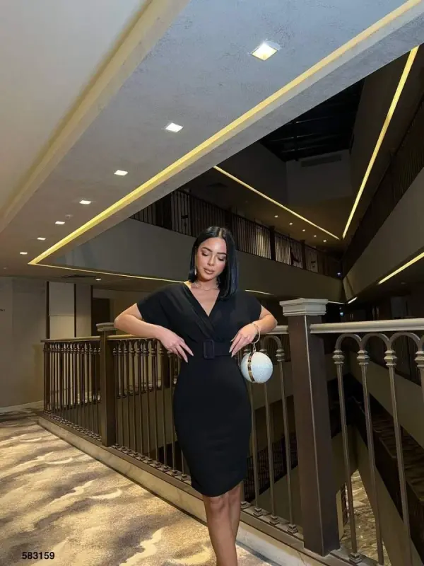 Ayol G'avvos Krep V Yoqali Va Orqa Dekolte Tafsilotli Ko'ylak - 2