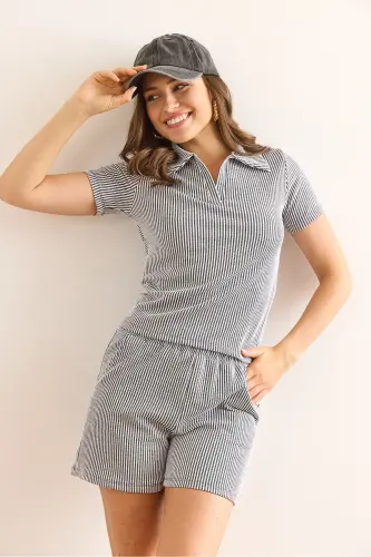 Ayol kulrang polo yoqali bluzkali shortikli kostyum TKM-190004 - OLALOOK (1)