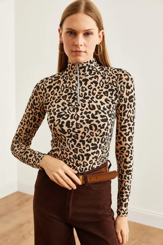 Ayol Leopard Bej fermuarli Balıkçı yoqali Likralı Bluz BLZ-19001155-Leopard Bej - 4