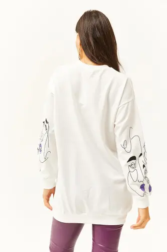 Ayol oq yuzli figura bosilgan keng bichimli svitshot SWT-19000632-Oq - 6