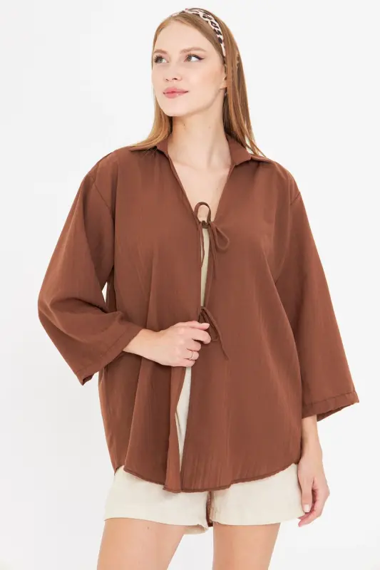 Ayol qahva ko'ylak yoqali oldindan bog'ichli kimono ko'ylak ARM-25K001006-Qahva - 3