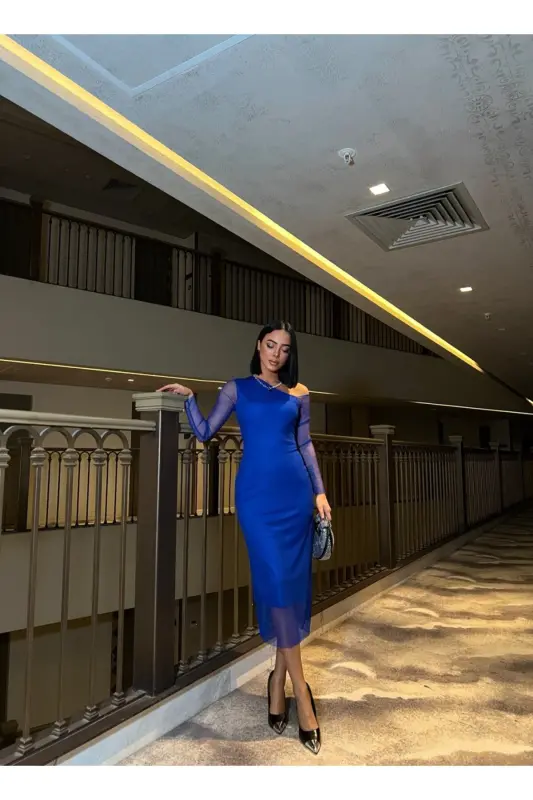 Ayol qora assimetrik yoqali bitta yelkali to'rli detallari midi bo'yli ko'ylak - Moviy - 10