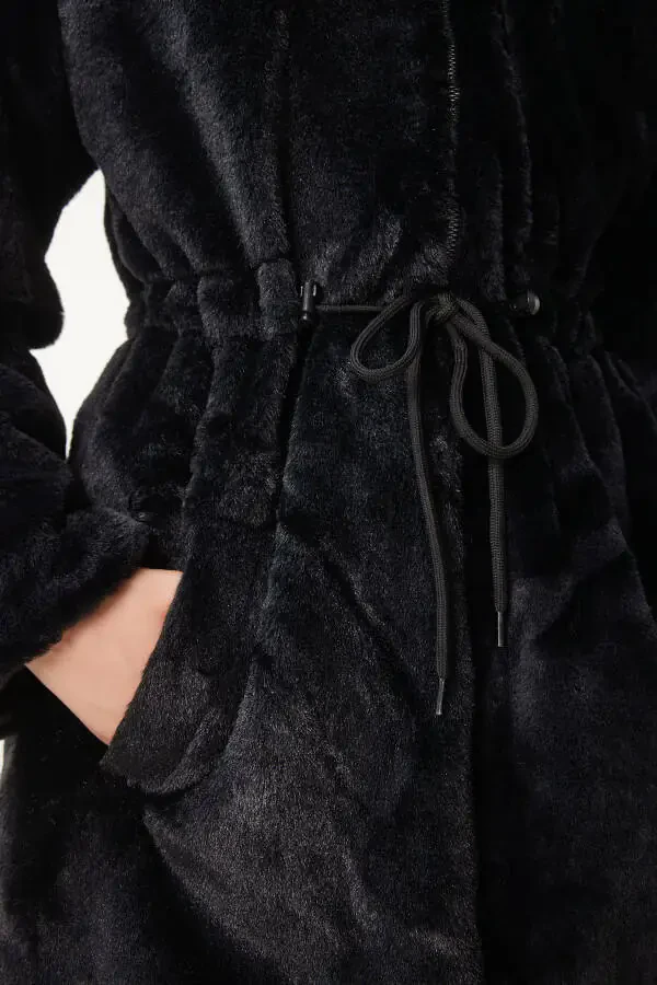 Ayol Qora Fermuarli Katta O'lchamli Mo'ynali Peluş Palto RV00149 - 5