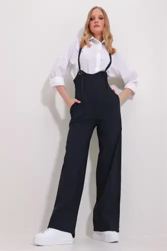 Ayol to'q ko'k ikki cho'ntakli osma likrali kombinezon ALC-X11539-LACİVERT - 4