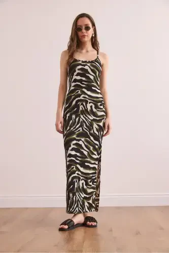 Ayol yashil yon yirtigli osma maksi trikotaj ko'ylak - 2