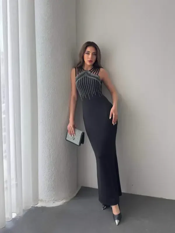 Ayol yelkasi ko'p kamarli old tomoni tosh bilan ishlangan baliq kesimli janjan krep maksi uzunlikdagi ko'ylak - 1