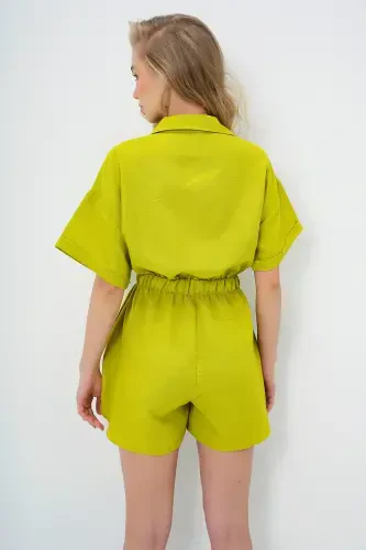 Ayol yog' yashili ko'ylak yoqali juft cho'ntakli short kombinezon ALC-X11611-YOG' YASHILI - 6