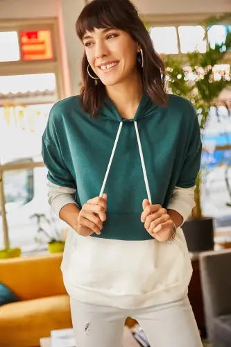 Ayol Zumrad Yashili 2 Rangli Haddi o‘lchamli Kapüşonli Sweatshirt SWT-19000228-Zumrad Yashili 