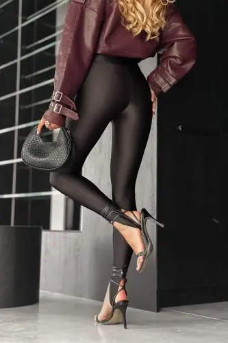 Ayollar baland belli poshnali tagidan o'tadigan diving tayt - 1