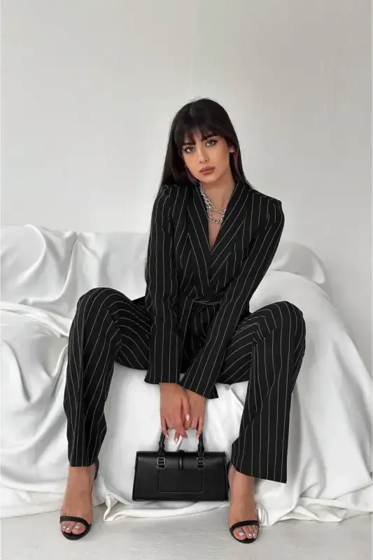 Ayollar bog'lamli soxta cho'ntakli kamarga ega ro'mol yoqali blazer kurtka quvurli poshnali elastik shim kostyumi - Qora chiziqli - 2