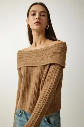 Ayollar Camel Madonna Yoqali Trikotajli Kozok PF00049-Camel - 1