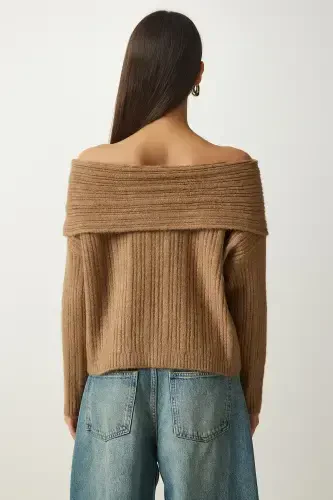 Ayollar Camel Madonna Yoqali Trikotajli Kozok PF00049-Camel - 6