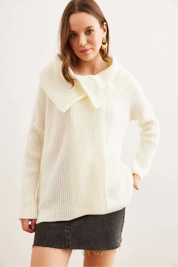 Ayollar ekrü rang konvertli yoqa tugmali triko kardigani - 4