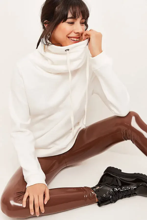 Ayollar Ekru Uzun Bo'yinli Yumshoq To'qimalqli Qalin Svitshot SWT-19000189 - 1