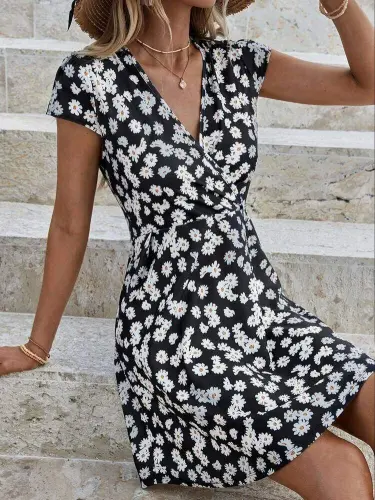 Ayollar kalta yengli kruvaze yoqali moychechak gulli krep ko'ylak - 6