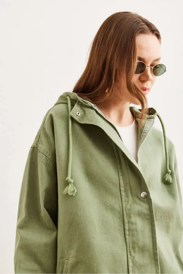 Ayollar khaki cho'ntakli fermuarli tugmali detalli gabardin kurtkasi CKT-19000419 - 4