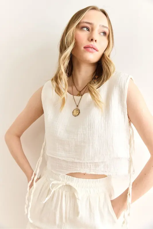 Ayollar oq ikki qavatli iflos chokli bog'ichli detallari bilan muslin - 4