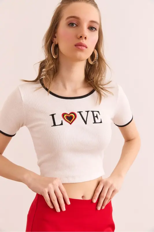 Ayollar Oq Love Kashtali Crop Elastik Paxta Bluz BLZ - OLALOOK