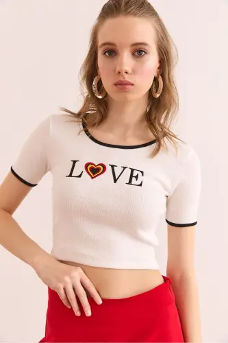 Ayollar Oq Love Kashtali Crop Elastik Paxta Bluz BLZ - 6
