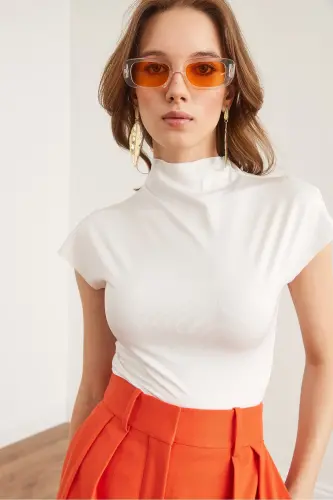 Ayollar Oq Tik Yoqali Yarasa Crop Mikro Bluz BLZ-19 - 5