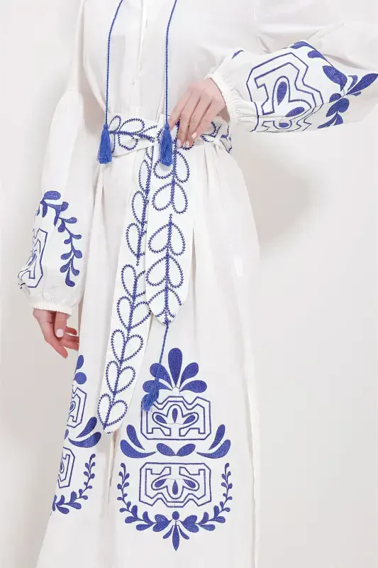 Ayollar oq yoqali kamarli ikkita yirtigli zig'ir libos ALC-X11570-BEYAZ - 6