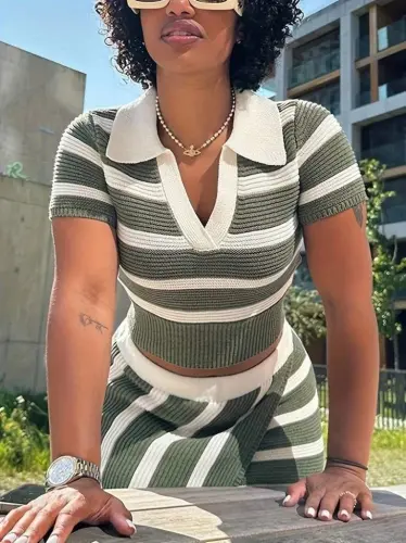 Ayollar Qisqa Yengli Polo Yoqali Crop Asimmetrik Mini Triko Yubka Ikki Qismli Kostyum - 5