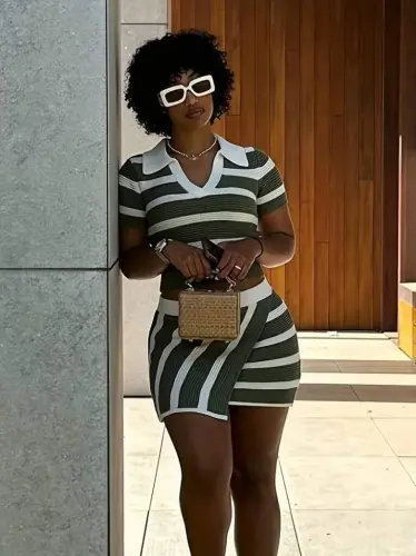 Ayollar Qisqa Yengli Polo Yoqali Crop Asimmetrik Mini Triko Yubka Ikki Qismli Kostyum - 6