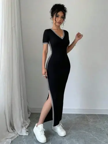 Ayollar qisqa yengli V yoqali yon tomonidan yirtilgan viskoza ikki ipli ko'ylak - 3