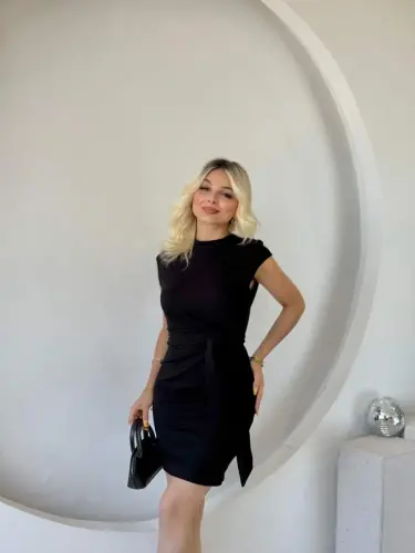 Ayollar qisqa yengli velosiped yoqali belbog'li modal mini ko'ylak - 5