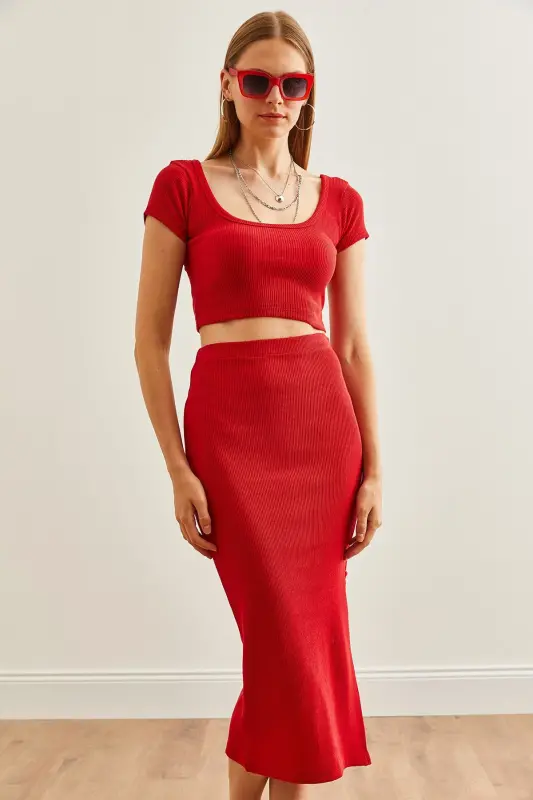 Ayollar Qizil Hovuz Yoqali Crop Bluz Yirtigli Qalam - 6