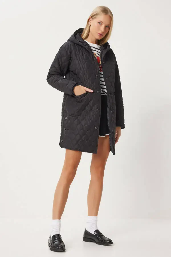 Ayollar qora kapyushonli yopinchiq palto LV00006 - 1