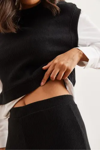 Ayollar qora ustki ko'ylak detallari bluz pastki ispan T - 6