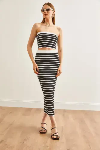 Ayollar qora ustki strapless bluz pastki yubka trikotaj kostyumi - 3