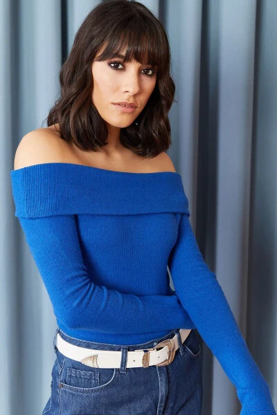 Ayollar Saks ko'k rangli Madonna yoqali qushqo'nmasli bluz BLZ-19000615 - 3