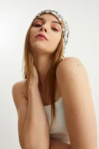 Ayollar uchun 4 fasl paxtali, elastik, ultra yumshoq yengil, terlatmaydigan, ip detallari bilan trikotaj shapka - Oq naqsh - 8