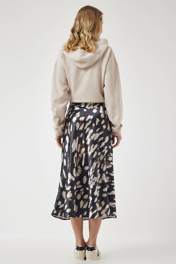 Ayollar uchun antrasit naqshli atlas yuzali yubka DD01142 - 6