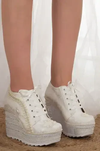 Ayollar uchun baland poshnali to'ldirilgan kelinlik poyabzali - BEJ - 1