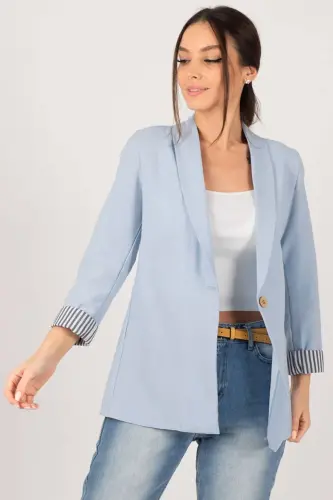 Ayollar uchun bebi ko'k rangli, yengi ichi chiziqli, bir tugmali jaket ARM-22K001122 - Bebi ko'k - 3