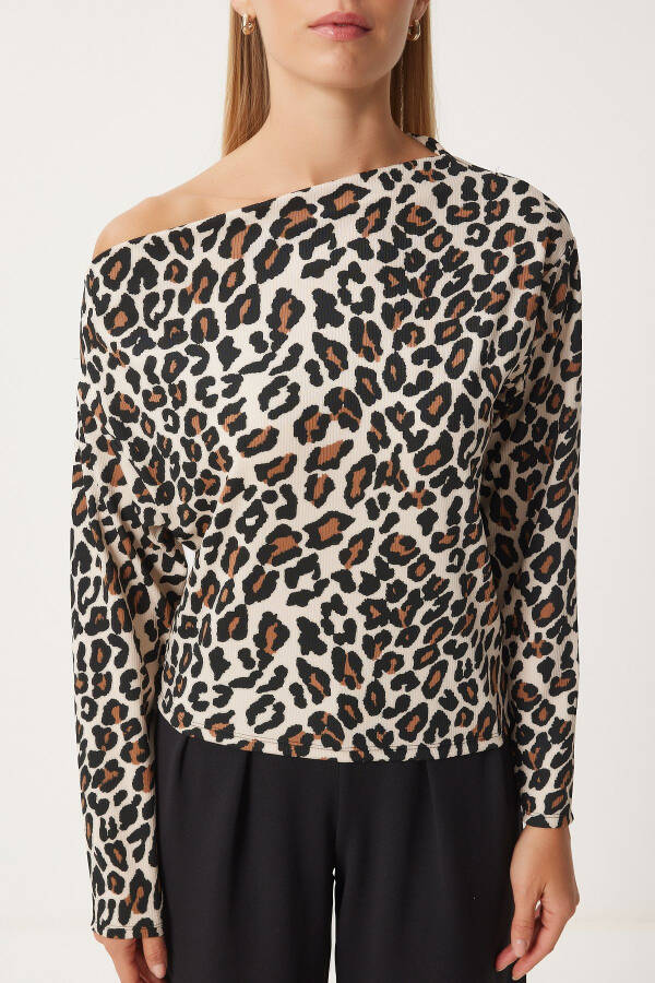 Ayollar uchun bej jigarrang leopard naqshli bir yelkali triko bluzka FF00166 - 4