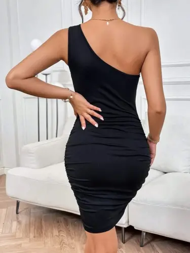 Ayollar uchun bir yelkali, yelkasi ochiq, toshli, mini import krep ko'ylak - 4