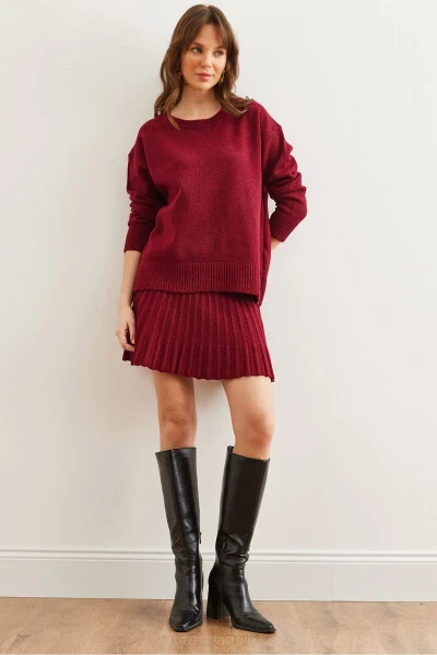 Ayollar uchun bordo velo y воротникли свитер ва мини плиссировка юбка тўқима тўплам - OLALOOK