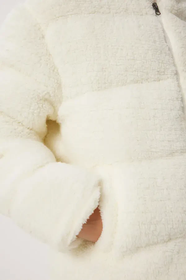 Ayollar uchun ekru rangli, tik yoqali, paluş, shishirilgan koʻylagi QA00002 - 6