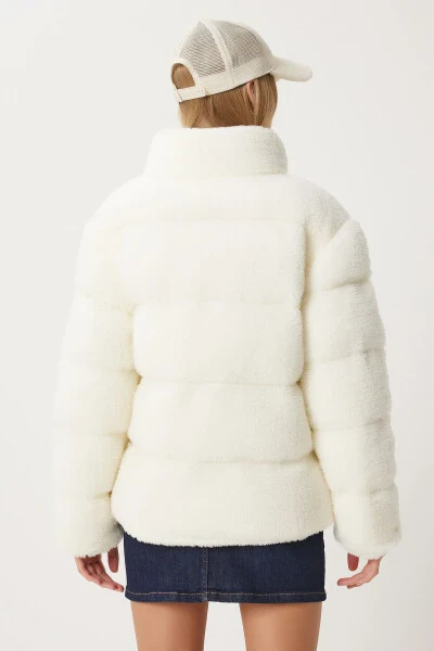 Ayollar uchun ekru rangli, tik yoqali, paluş, shishirilgan koʻylagi QA00002 - 8